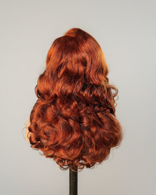 Honey Blonde Lace Front Wig – 24" Body Wave (LS404)